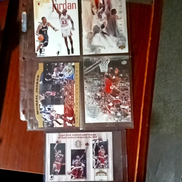Michael Jordan cards - Picture 1 of 3